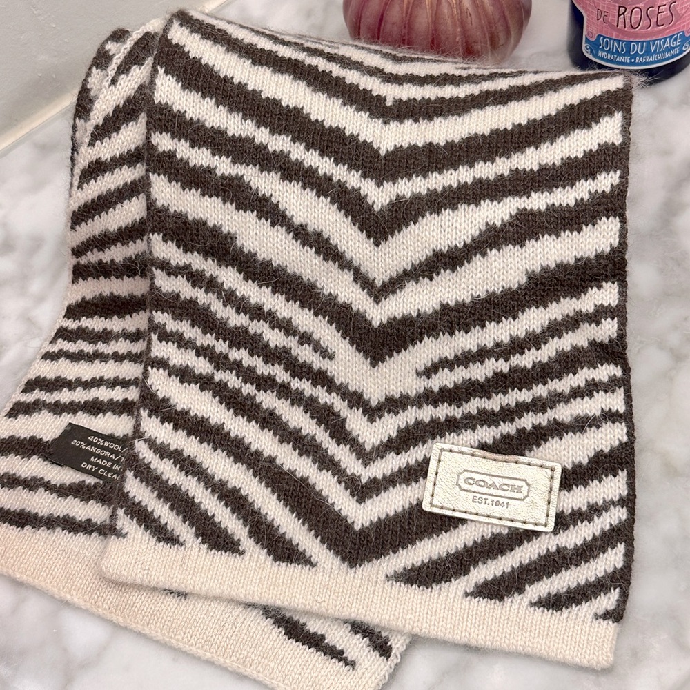 Coach Scarf Brown Ivory Zebra Pattern Wool Knit